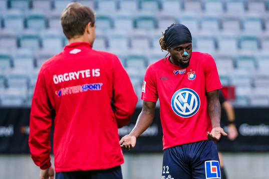 Örgrytes Martin Kayongo - Mutumba värmer upp