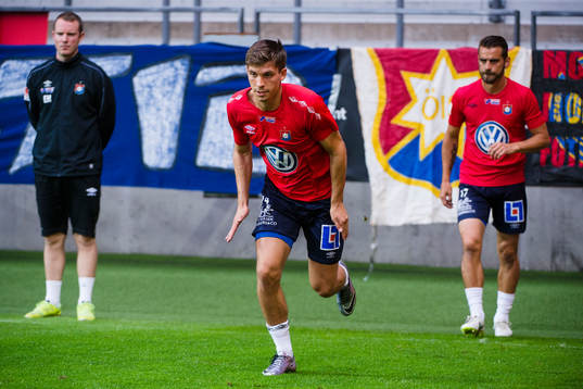 Örgrytes Daniel Paulson värmer upp