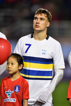 Sveriges Simon Tibbling
