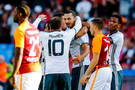 Manchester Uniteds Zlatan Ibrahimovic jublar
