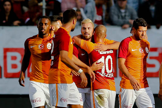 Galatasarays spelare jublar