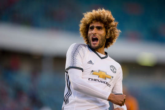 Manchester Uniteds Marouane Fellaini jublar