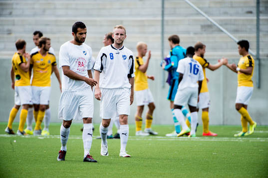 Malmös Nemanja Lekanovic i mitten deppar