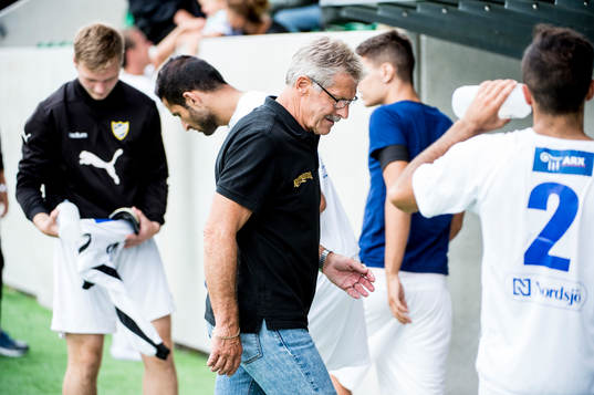 Malmös tränare Olle Nordin deppar