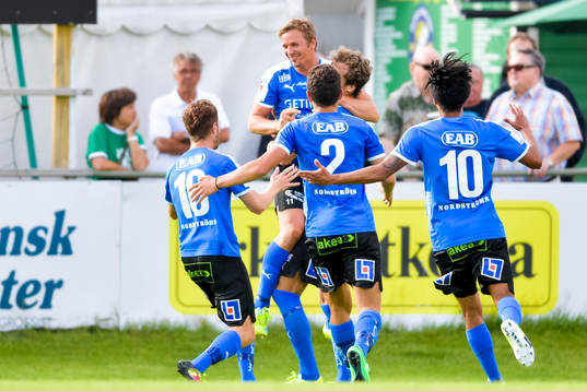 Halmstads spelare jublar