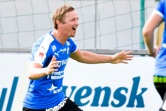 Halmstads Fredrik Olsson jublar