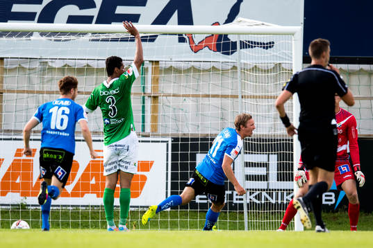 Halmstads Fredrik Olsson jublar