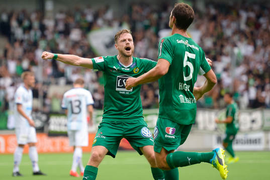Hammarbys Arnór Smárason och Philip Haglund  jublar