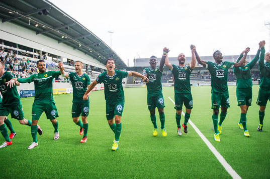 Hammarbys spelare jublar