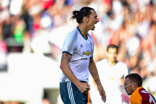 Manchester Uniteds Zlatan Ibrahimovic jublar
