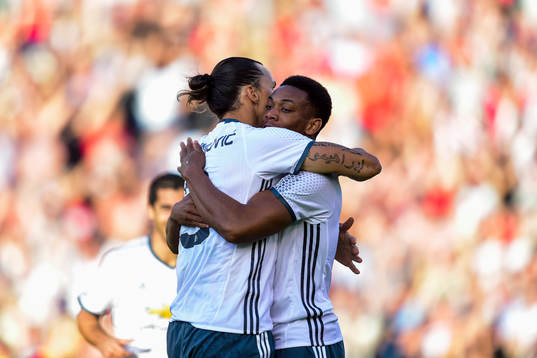 Manchester Uniteds Zlatan Ibrahimovic jublar