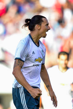 Manchester Uniteds Zlatan Ibrahimovic jublar