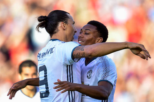 Manchester Uniteds Zlatan Ibrahimovic jublar