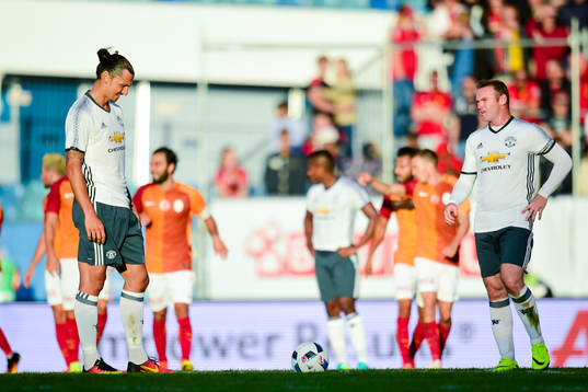 Manchester Uniteds Zlatan Ibrahimovic och Wayne Rooney