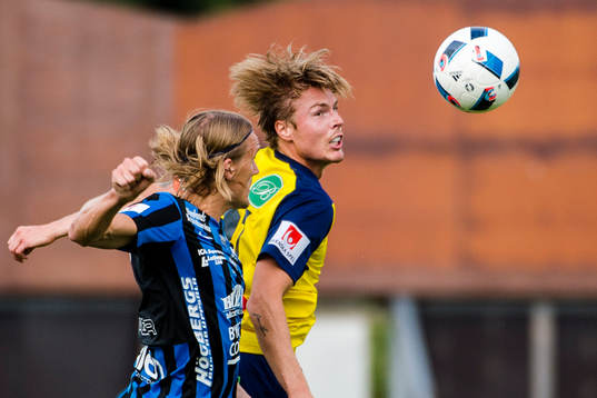 Ängelholms Marcus Bergholtz i nickduell