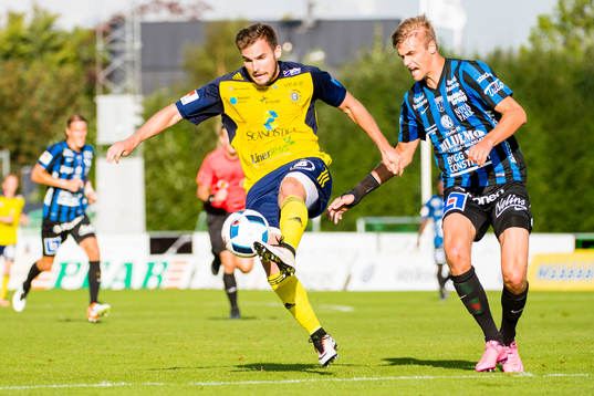 Ängelholms Ryan Finley i duell