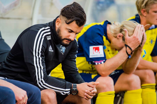 Assisterande tränare David Roufpanah deppar