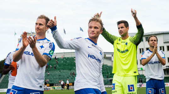 Norrköpings Nicklas Bärkroth jublar