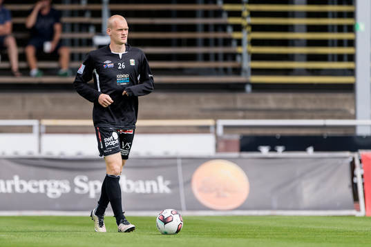 Varbergs Viktor Nilsson före fotbollsmatchen i Superettan