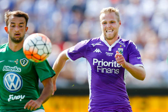 Jönköpings Robert Gojani och IFK Göteborgs Gustav Engvall