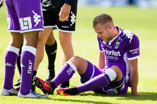 IFK Göteborgs Gustav Engvall skadad och utbytt