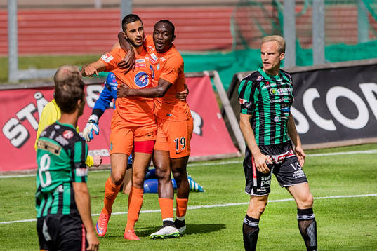 Athletics Sasa Matic har gjort 0-1 och jublar