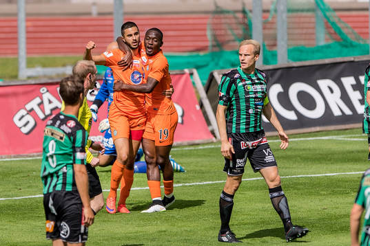 Athletics Sasa Matic har gjort 0-1 och jublar