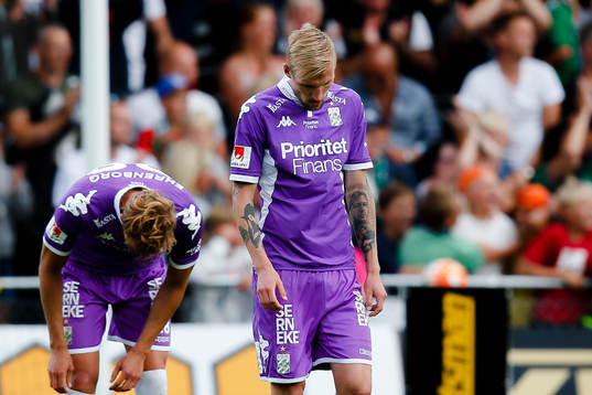 IFK Göteborgs Thomas Rogne  och Sebastian Eriksson deppar