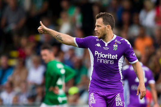 IFK Göteborgs Tobias Hysén gör tummen upp