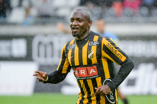 Häckens John Owoeri jublar
