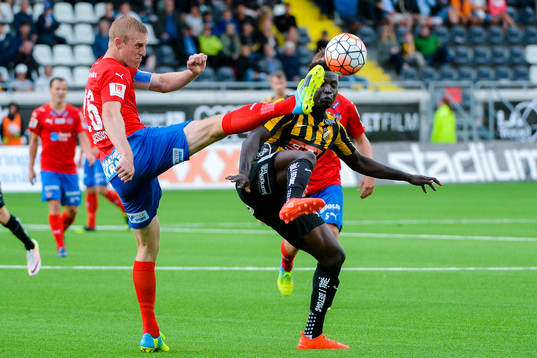 Helsingborgs Peter Larsson och Häckens Alhassan Kamara