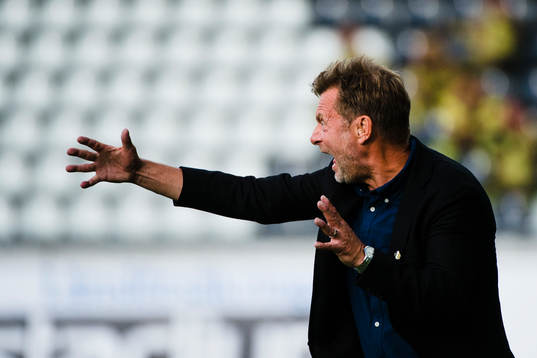 tränare Peter Gerhardsson reagerar