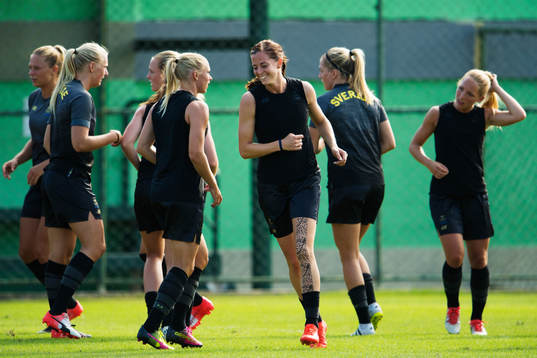 Lotta Schelin ler