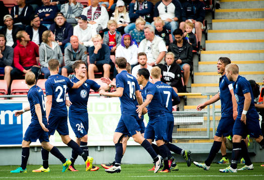 Malmö FFs Vidar Örn Kjartansson gör 0-2 och jublar