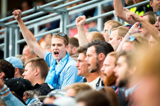 Malmö FFs Vidar Örn Kjartansson gör 0-2 och jublar
