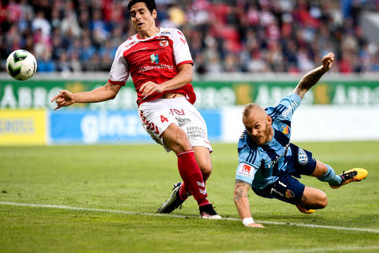Kalmars Ismael Silva Lima och Djurgårdens Magnus Eriksson