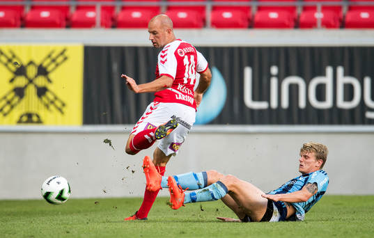 Kalmars Stefan Larsson och Djurgårdens Tim Björkström