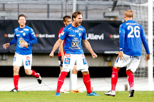 Åtvidabergs Simon Helg jublar