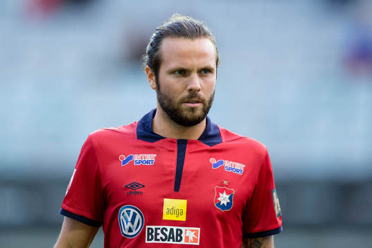 Örgrytes Hampus Bohman innan fotbollsmatchen i Superettan