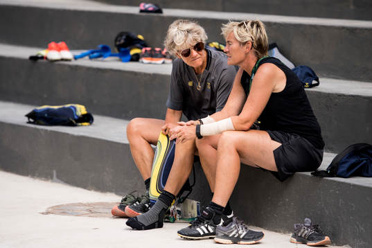 Förbundskapten Pia Sundhage och assisterande