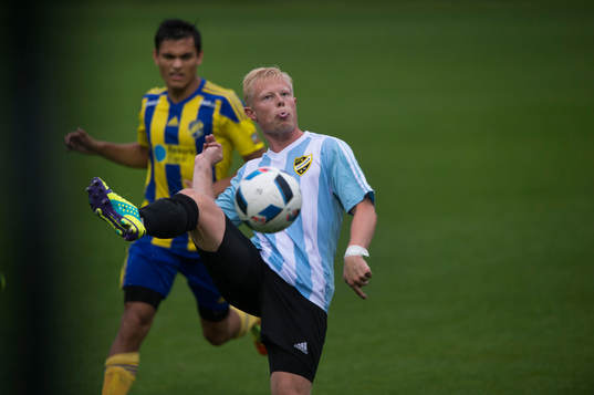 IFK Hässleholms Joel Andersson i matchen i Svenska Cupen