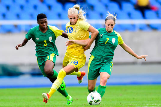 SSveriges Sofia Jakobsson i en duell mot Sydafrikas