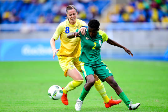 Sveriges Lotta Schelin och Sydafrikas Lebohang Ramalepe