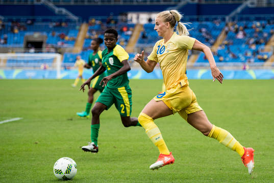 Sveriges Sofia Jakobsson i fotbollsmatchen mellan Sverige