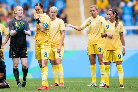 Sveriges målvakt Hedvig Lindahl, Lotta Schelin, Nilla