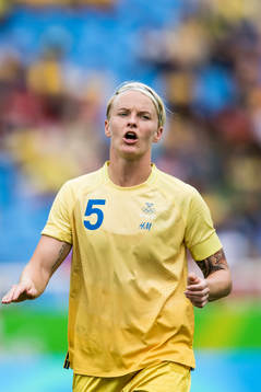 Sveriges Nilla Fischer i fotbollsmatchen mellan Sverige och