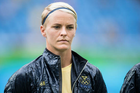 Sveriges Nilla Fischer i fotbollsmatchen mellan Sverige och