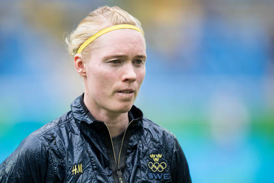 Sveriges målvakt Hedvig Lindahl i fotbollsmatchen mellan