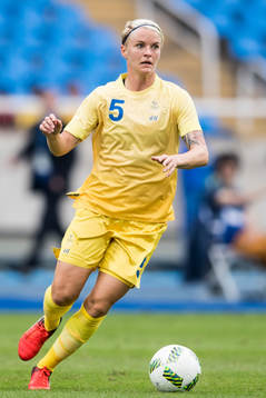 Sveriges Nilla Fischer i fotbollsmatchen mellan Sverige och