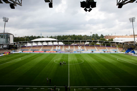 Vy över Sonera Stadium innan fotbollsmatchen i kvalet till